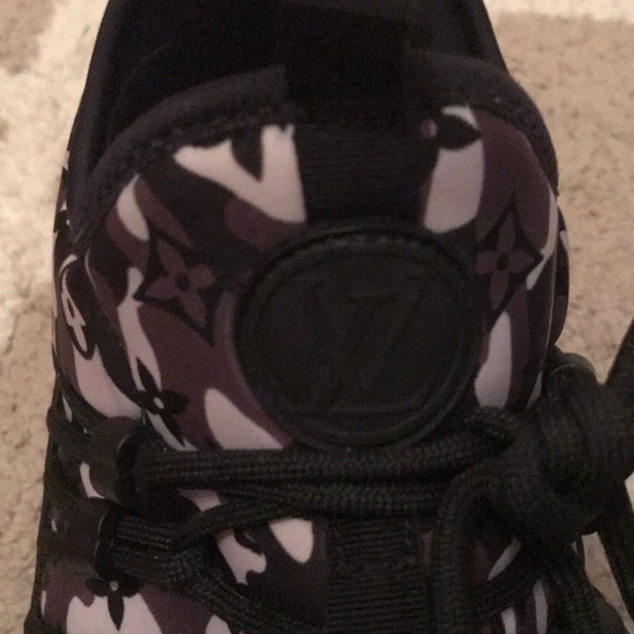 Lv men’s sneakers - Picture 2 of 7